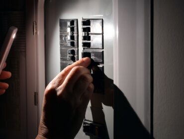 smart electrical panel vs traditional residential electrician